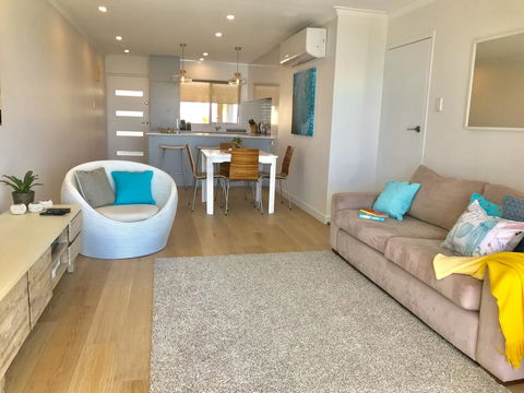 Cottesloe Beachfront Ocean View Apartment - Tourism Hervey Bay 7