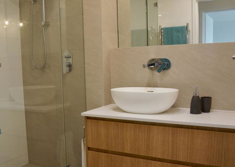 Cottesloe Beachfront Ocean View Apartment - Tourism Hervey Bay 17