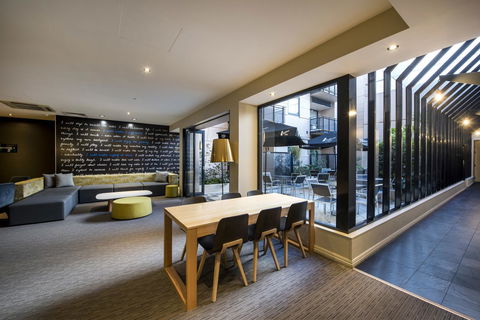 Mantra On Hay Perth - Hervey Bay Accommodation 9