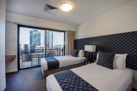 Mantra On Hay Perth - Hervey Bay Accommodation 13