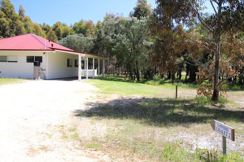Sapphire Chalets, Augusta - Hervey Bay Accommodation 2