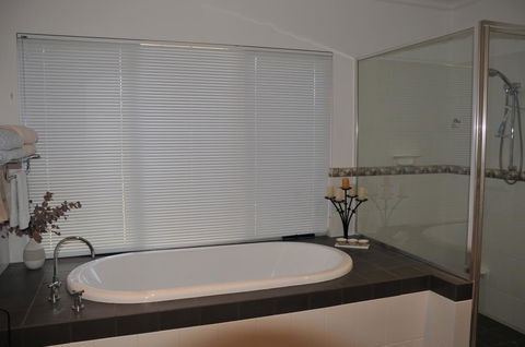 Glenelg On King Bed & Breakfast - Tourism Hervey Bay 26