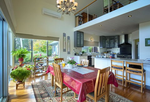 Glenelg On King Bed & Breakfast - Tourism Hervey Bay 8