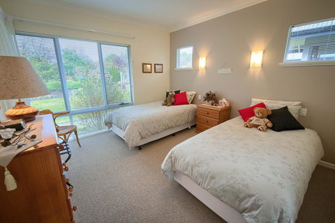 Glenelg On King Bed & Breakfast - Tourism Hervey Bay 4