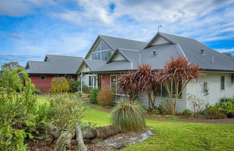 Glenelg On King Bed & Breakfast - Tourism Hervey Bay 0