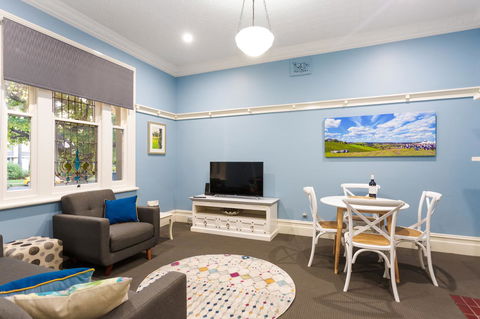 Blue Door Apartments - Tourism Hervey Bay 2