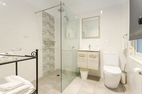 Blue Door Apartments - Tourism Hervey Bay 1