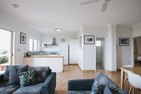 Canal Rocks Beachfront Apartments - Tourism Hervey Bay 36