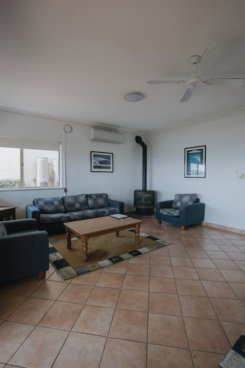Canal Rocks Beachfront Apartments - Tourism Hervey Bay 26