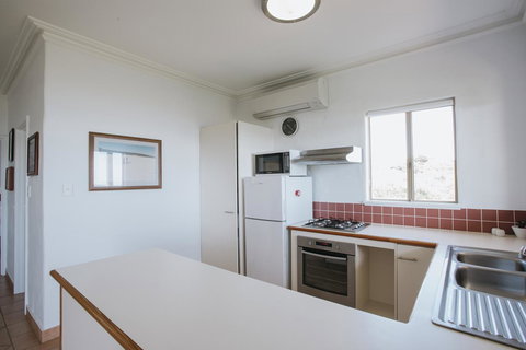 Canal Rocks Beachfront Apartments - Tourism Hervey Bay 10