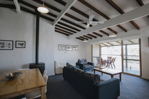 Canal Rocks Beachfront Apartments - Tourism Hervey Bay 15