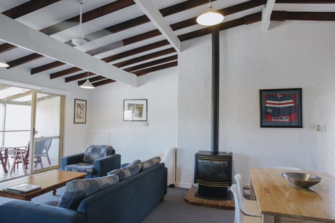 Canal Rocks Beachfront Apartments - Tourism Hervey Bay 29