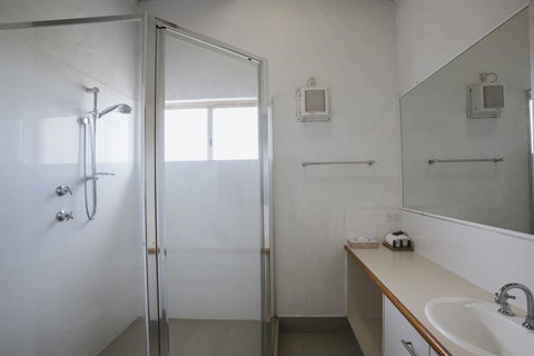 Canal Rocks Beachfront Apartments - Tourism Hervey Bay 20