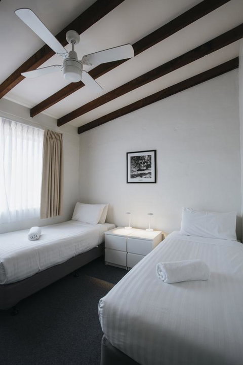 Canal Rocks Beachfront Apartments - Tourism Hervey Bay 12