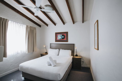 Canal Rocks Beachfront Apartments - Tourism Hervey Bay 14