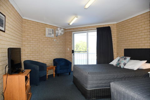 Kalbarri Seafront Villas - Tourism Hervey Bay 26