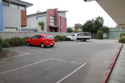 Malibu Apartments - Perth - Tourism Hervey Bay 16