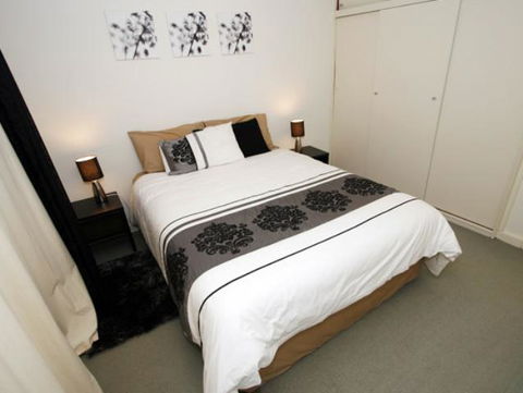 Malibu Apartments - Perth - Tourism Hervey Bay 2