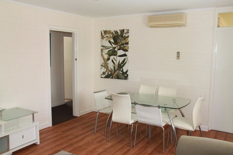 Malibu Apartments - Perth - Tourism Hervey Bay 5