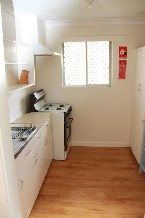 Malibu Apartments - Perth - Tourism Hervey Bay 8