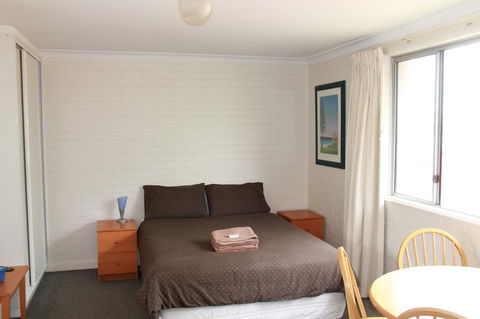 Malibu Apartments - Perth - Tourism Hervey Bay 3