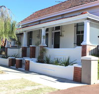 Captain's Heritage Cottage - Hervey Bay Accommodation