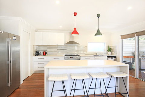 Calming Waters - Pet Friendly - Community Pool - Hervey Bay Accommodation 14