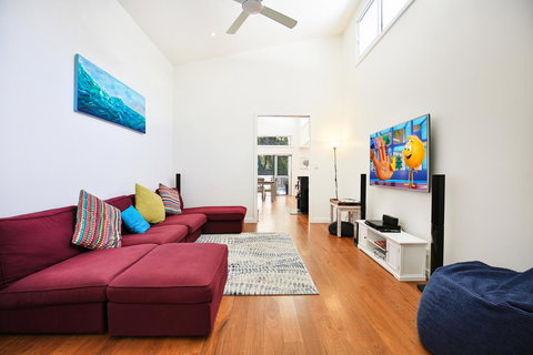 Calming Waters - Pet Friendly - Community Pool - Hervey Bay Accommodation 9