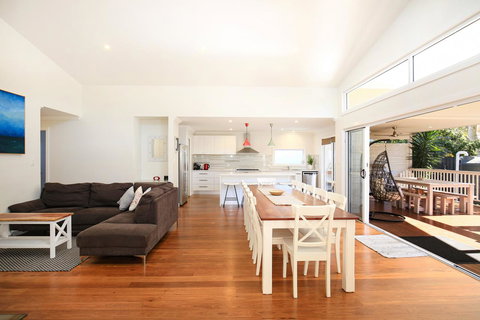 Calming Waters - Pet Friendly - Community Pool - Hervey Bay Accommodation 12