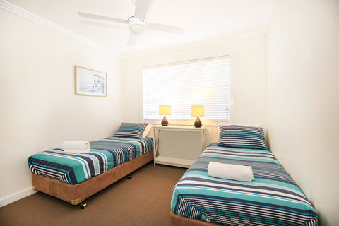 Calming Waters - Pet Friendly - Community Pool - Hervey Bay Accommodation 18