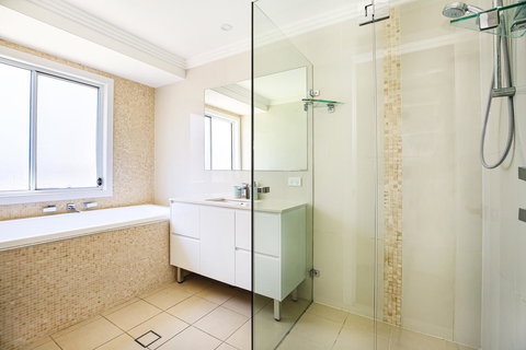 Calming Waters - Pet Friendly - Community Pool - Hervey Bay Accommodation 23