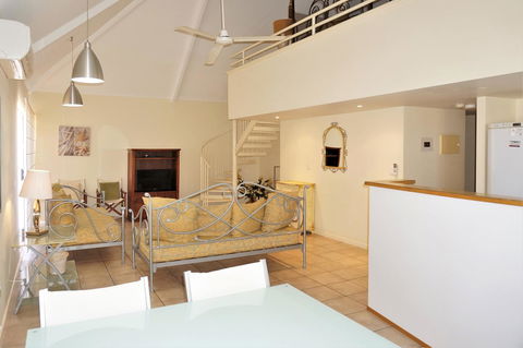 Osprey Holiday Village Unit 110 - Tourism Hervey Bay 1