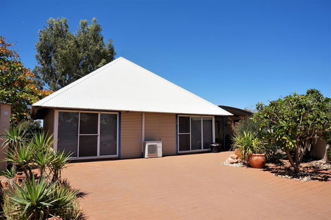 Osprey Holiday Village Unit 110 - Tourism Hervey Bay 0