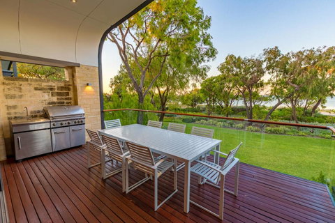 Aqua Resort Busselton - Hervey Bay Accommodation 3