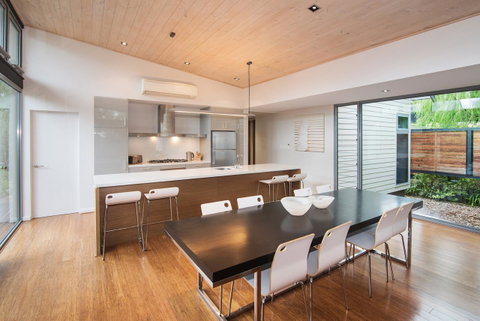 Aqua Resort Busselton - Hervey Bay Accommodation 2