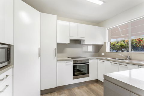 Laman Lodge, Unit 2, 15 Laman Street - Tourism Hervey Bay 7