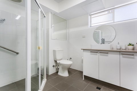 Laman Lodge, Unit 2, 15 Laman Street - Tourism Hervey Bay 11