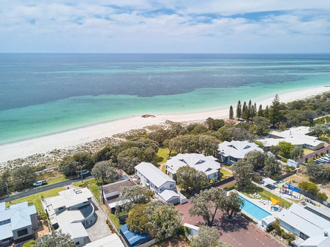 Cape View Beach Resort - Hervey Bay Accommodation 0