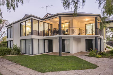 Cape View Beach Resort - Hervey Bay Accommodation 28