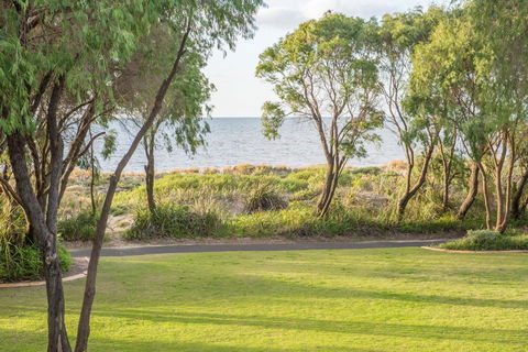 Cape View Beach Resort - Hervey Bay Accommodation 13