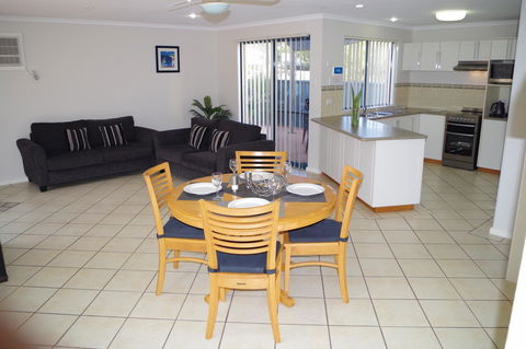 Kalbarri Blue Ocean Villas - Hervey Bay Accommodation 5