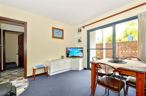 Dolphin Lodge Albany - Self Contained Apartments At Middleton Beach - Tourism Hervey Bay 27
