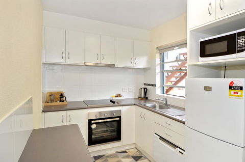 Dolphin Lodge Albany - Self Contained Apartments At Middleton Beach - Tourism Hervey Bay 12