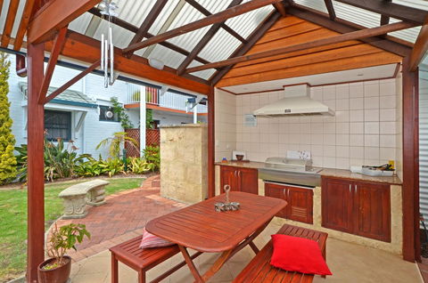 Dolphin Lodge Albany - Self Contained Apartments At Middleton Beach - Tourism Hervey Bay 18