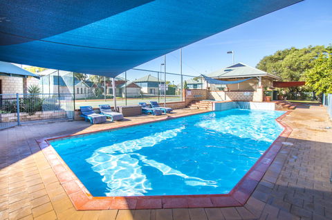 Amalfi Resort - Tourism Hervey Bay 0