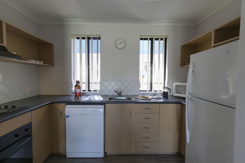 Amalfi Resort - Tourism Hervey Bay 20