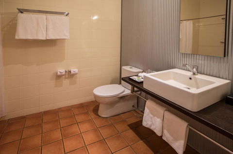 The Continental Hotel - Tourism Hervey Bay 39