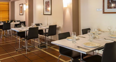 The Continental Hotel - Tourism Hervey Bay 10