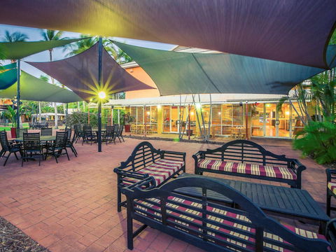 The Continental Hotel - Tourism Hervey Bay 15