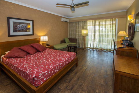 The Continental Hotel - Tourism Hervey Bay 1